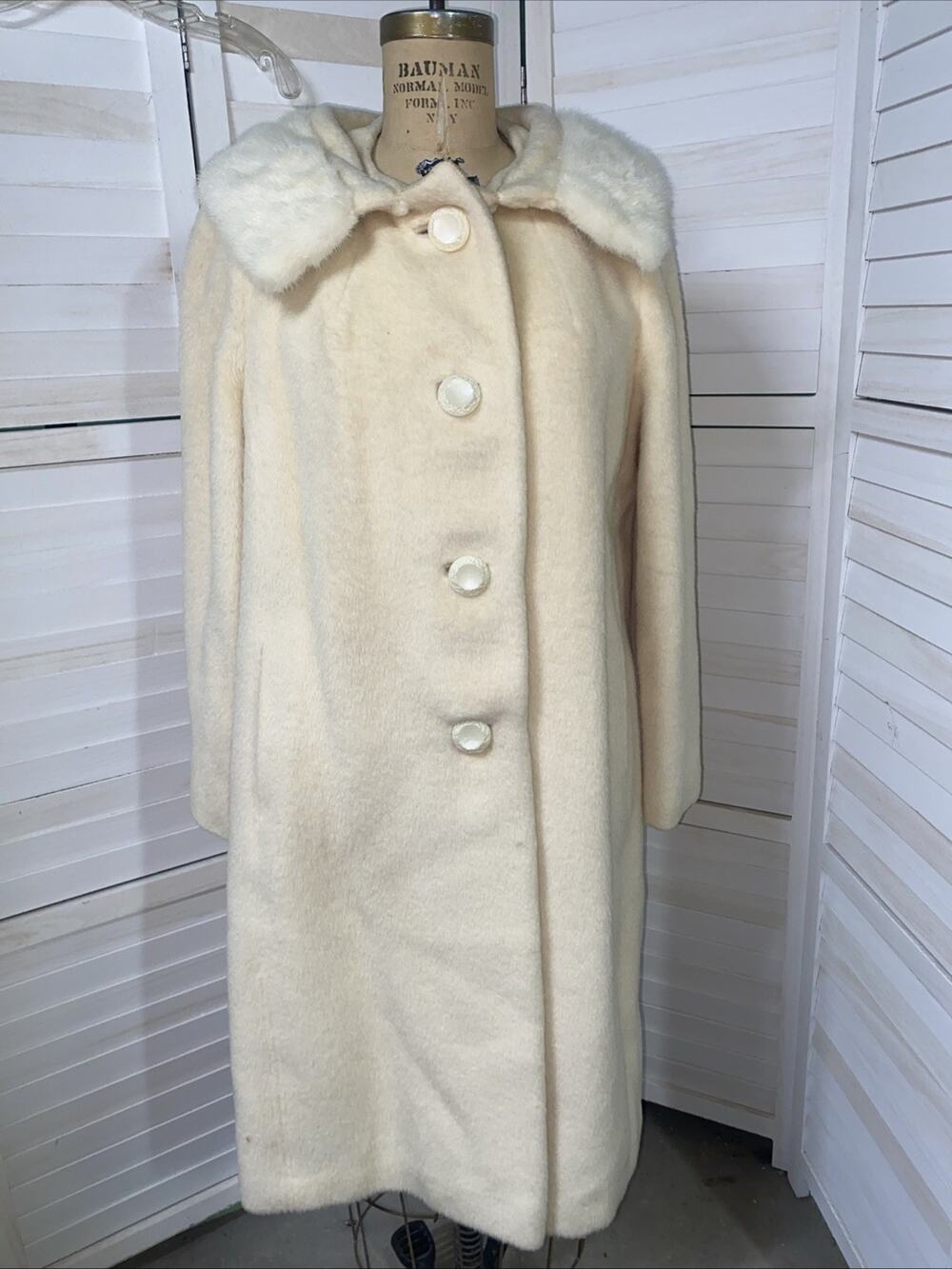 1964-1973 Ricemor Cream Pea Coat Mink Collar Women’s Coat Sz Med Union Made